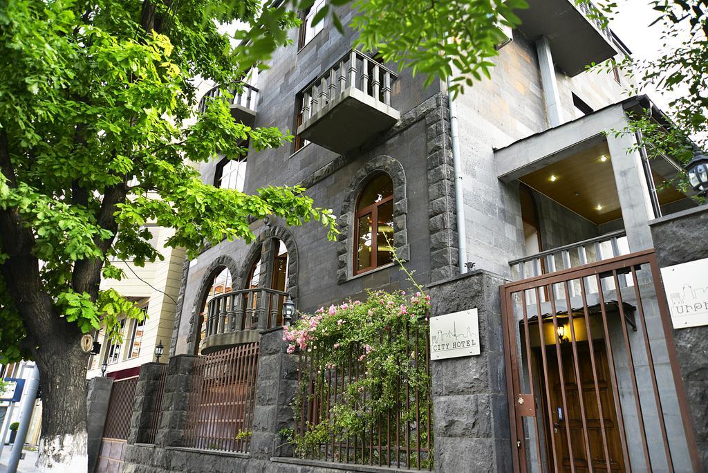 Saryan Hotel Erevan Exterior foto